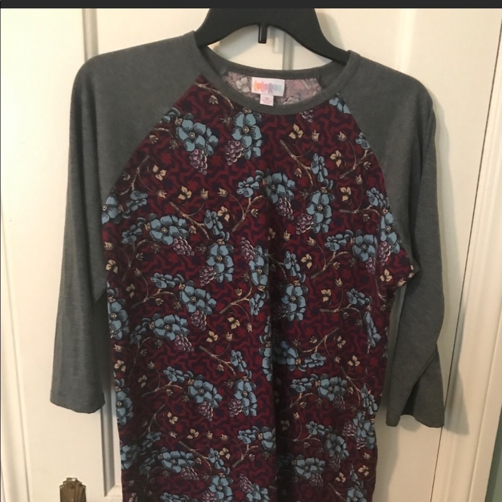 LuLaRoe Medium Randy T-shirt